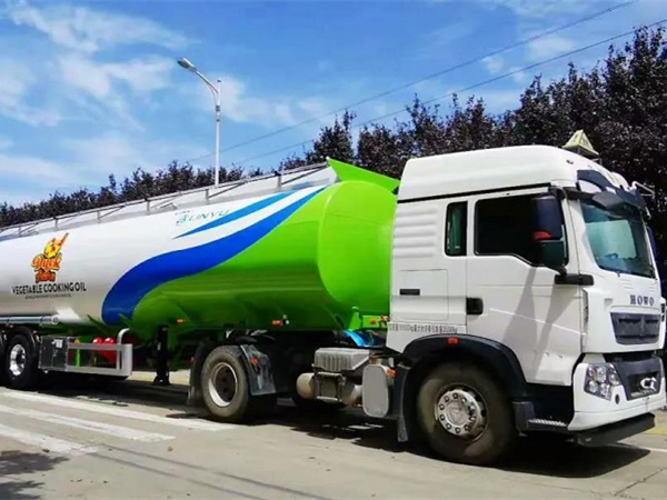 顏值實(shí)力雙在線，出口罐車(chē)很搶眼！